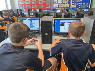 ICT_2xl's tweet photo. It's too hot for work so lets play Rock Paper Scissors with the Micro:bit 😊 or maybe test who has the quickest reaction time with a friend.  Y7 coding games using the BBC Micro:bit. https://t.co/zxLxdqk8Gh