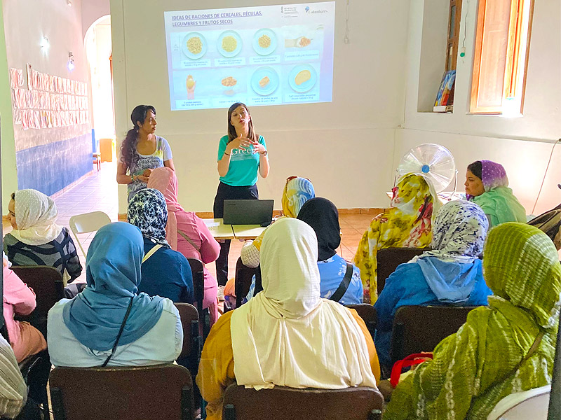 ColumbaresONG's tweet photo. Desde #MamisDelMundo han impartido un taller de #saludmaternoinfantil para mujeres extranjeras residentes en Monóvar que ha contado con la colaboración de la Asociación de Inmigrantes de #Monóvar 👇🏾
https://t.co/YRAsM3zLJV
Financia: @GVAinclusio
#EspaciosFamiliares #Salud https://t.co/HkpdJOgNmt