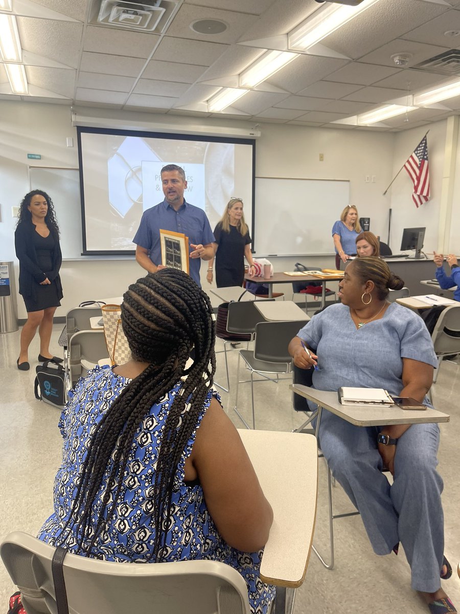 J_Ramirez991015's tweet photo. Great insight from @MDCPSNorth @MDCPSSouth @MDCPSCentral Payroll session #MDCPSSynergy @SynergyMDCPS @MDCPS @SouthwoodMiddle @verenanro @MjLewis13 https://t.co/iHpL3EN1In