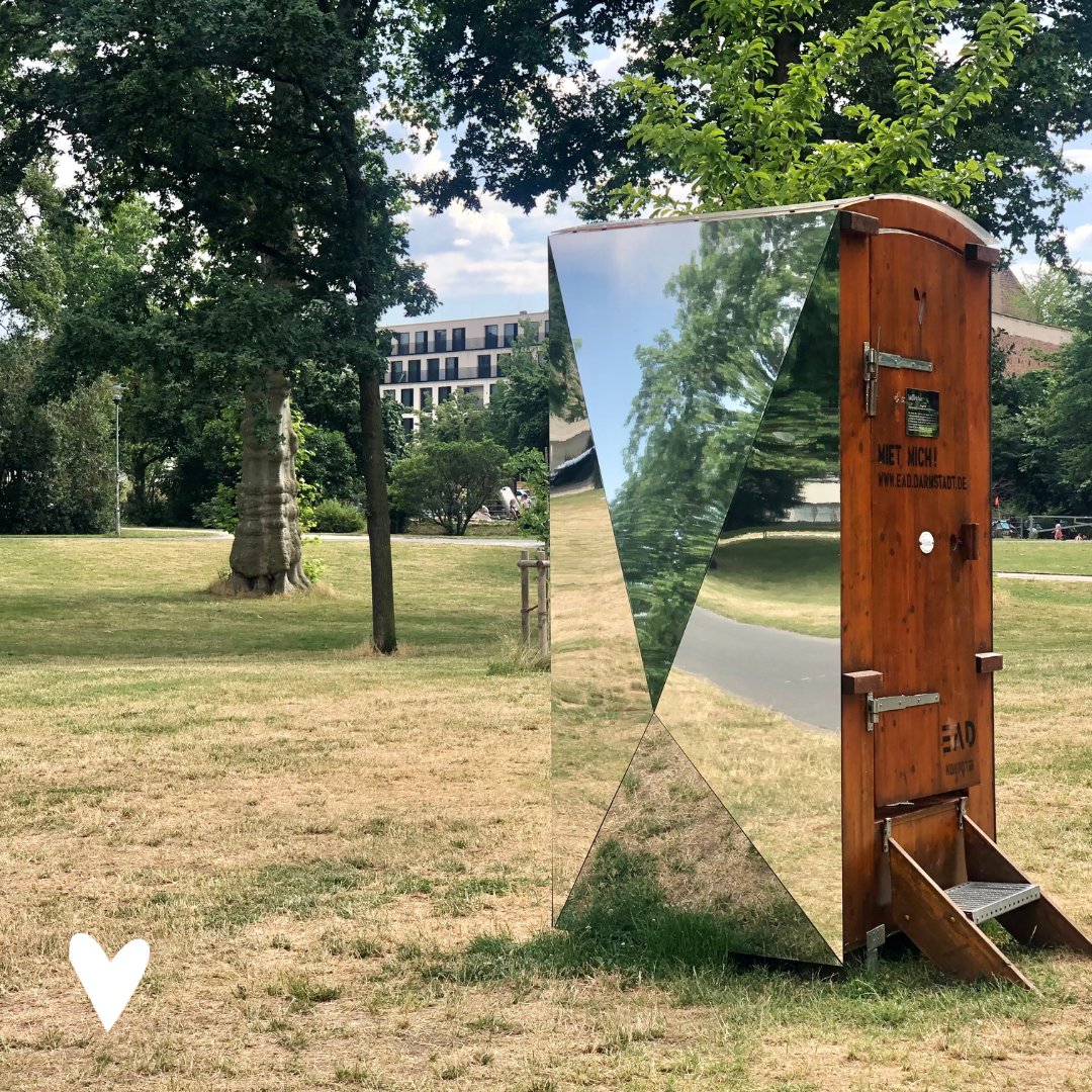 Kompotoi_de's tweet photo. Im #Herrngarten #Darmstadt wird der Klogang diesen Sommer zum umweltfreundlichen Kunsterlebnis! 3 besonders gestaltete Kompotois warten auf alle Parkbesucher.
Wunderschöne Lösung dank @h_da, EAD, @Stadt_Darmstadt und dem Denkmalschutz, der eine große Anlage nicht zulässt ;-) https://t.co/UK6HDvhtb2