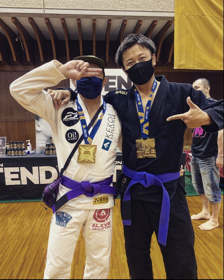 ao1152's tweet photo. 全日本マスター柔術オープントーナメント出場。
青帯ミディアムヘビー級優勝しました✌️
#jbjjf #ALLJAPANMASTER https://t.co/ET68igivuk
