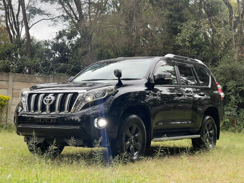 KimeuTeddy's tweet photo. 2015 Toyota Prado 
👉 Automatic Petrol 2700cc
👉Fabric seats, sunroof 
7 seater
👉Genuine Low Mileage 
👉ABS, SRS Airbags, ESC, Alloy rims
👉Kshs 5.7m negotiable
👉 Location Karen
📞0705797760 https://t.co/KhCvo3zmkO