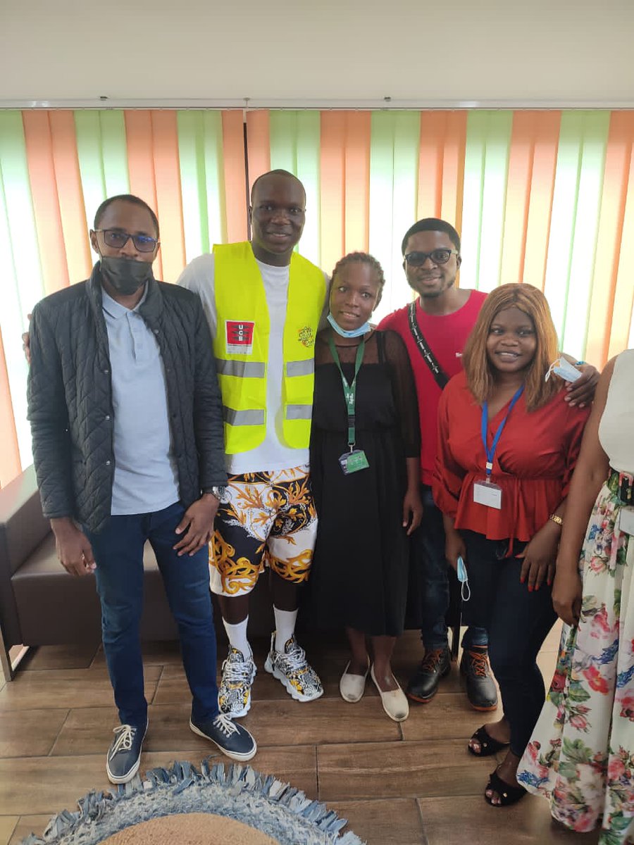 BorrinKamguia's tweet photo. 50 ans de UCB, ça se célèbre avec Aboubacar Vincent.

#UCBbringsAbouToYou
#AbouAtUCB
#AbouavecUCB
#AbouestSpecial
#Lecapiunique https://t.co/It42dcSeMS https://t.co/w0ntUl4u47