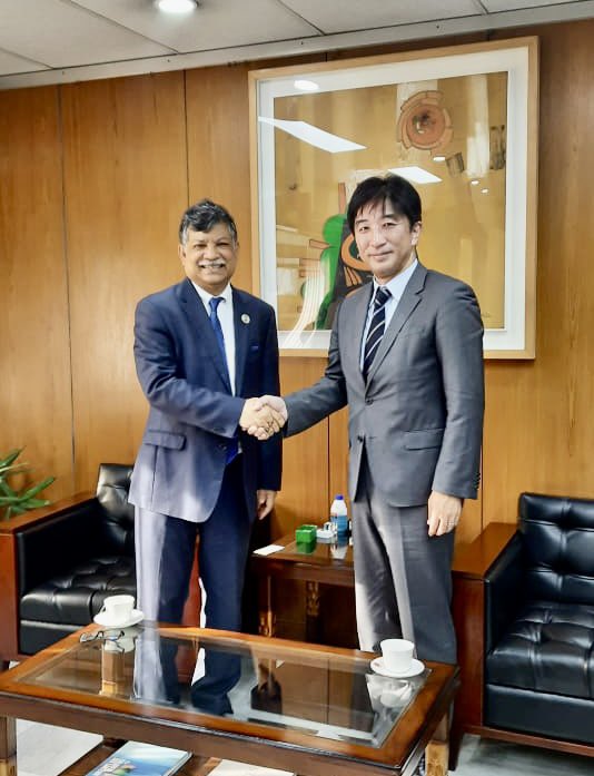 It was my pleasure to receive Mr. Kano Takehiro, Assistant Minister, Southeast and Southwest Asian Affairs Division of Japanese MOFA. Discussed a wide range of issues of mutual interests between 🇧🇩 and 🇯🇵. We also explored how to increase trade & investment between two countries.