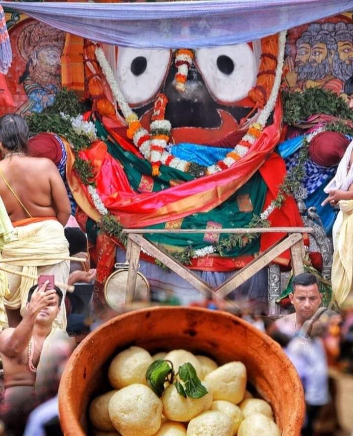 RotaryNeeladri's tweet photo. #ଆଜି_ନୀଳାଦ୍ରି_ବିଜେ
ସରିଲା ଘୋଷଯାତ୍ରା, ଆଜି ନୀଳାଦ୍ରିବିଜେ କରିବେ ଚତୁର୍ଦ୍ଧାମୂରତି । ରସଗୋଲା ଖୁଆଇ ମହାଲକ୍ଷ୍ମୀଙ୍କ ମାନଭଂଜନ କରିବେ କାଳିଆ ଠାକୁର
#JayJagannath #Puri #RathaJatra #Odisha @RotaryNeeladri https://t.co/LK0hJCN3ma
