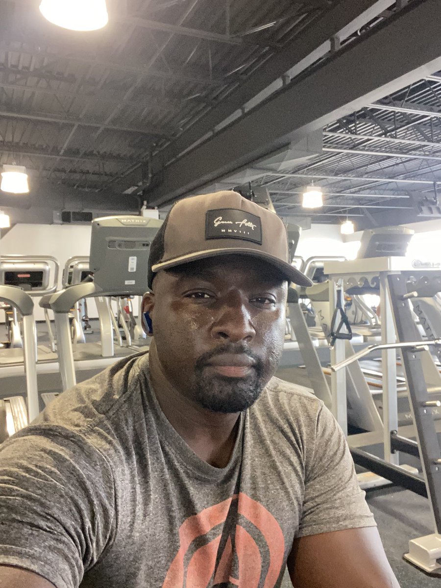 Self care is the best care. It’s safe and effective. We’re in this together friends. -Doug Ford. Haha. Naw that’s me. Happy Tuesday! #gym #DOWORKSON #fitover40