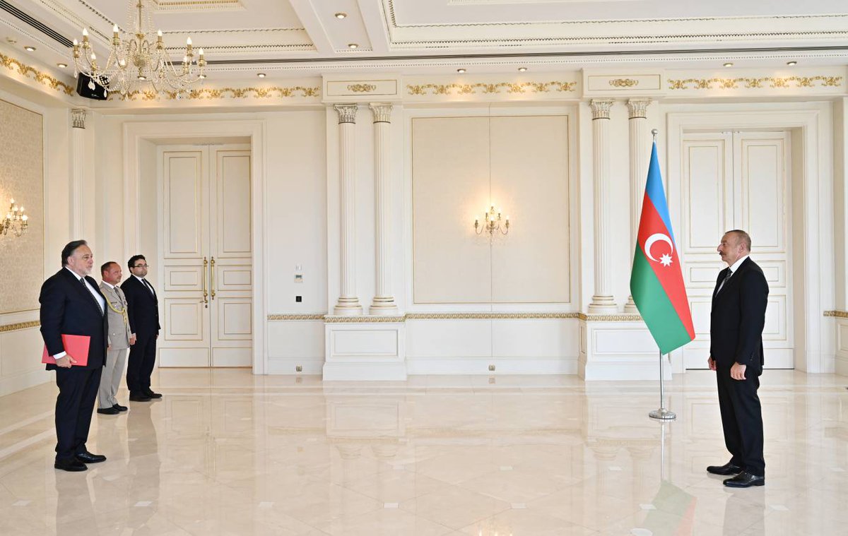 YAP_1992's tweet photo. Prezident İlham Əliyev Çex Respublikasının Azərbaycanda yeni təyin olunmuş səfirinin etimadnaməsini qəbul edib

https://t.co/2gGMf4uh77 https://t.co/UE5oVun2Ct