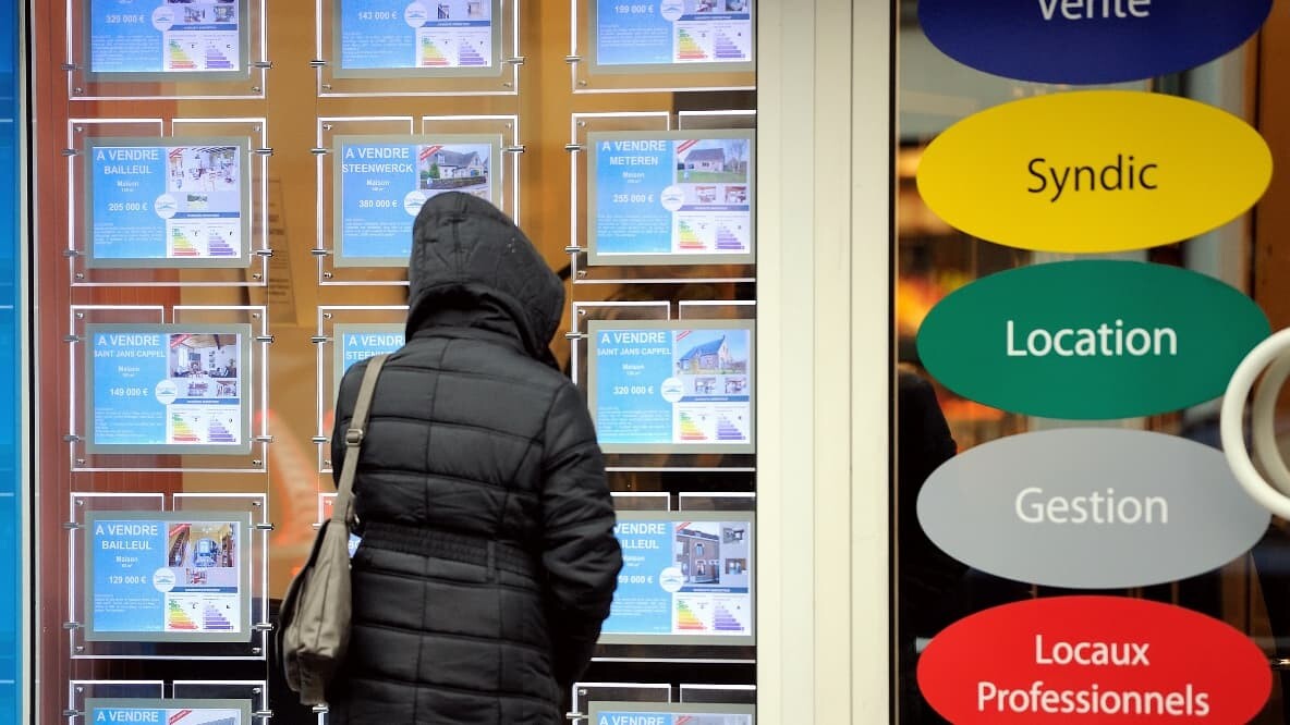 BFMImmo's tweet photo. Entre hausse des taux immobiliers et règles d'endettement, 30% des dossiers ne passent plus
https://t.co/1UNcY2zCe4 https://t.co/gGqUEXelU8