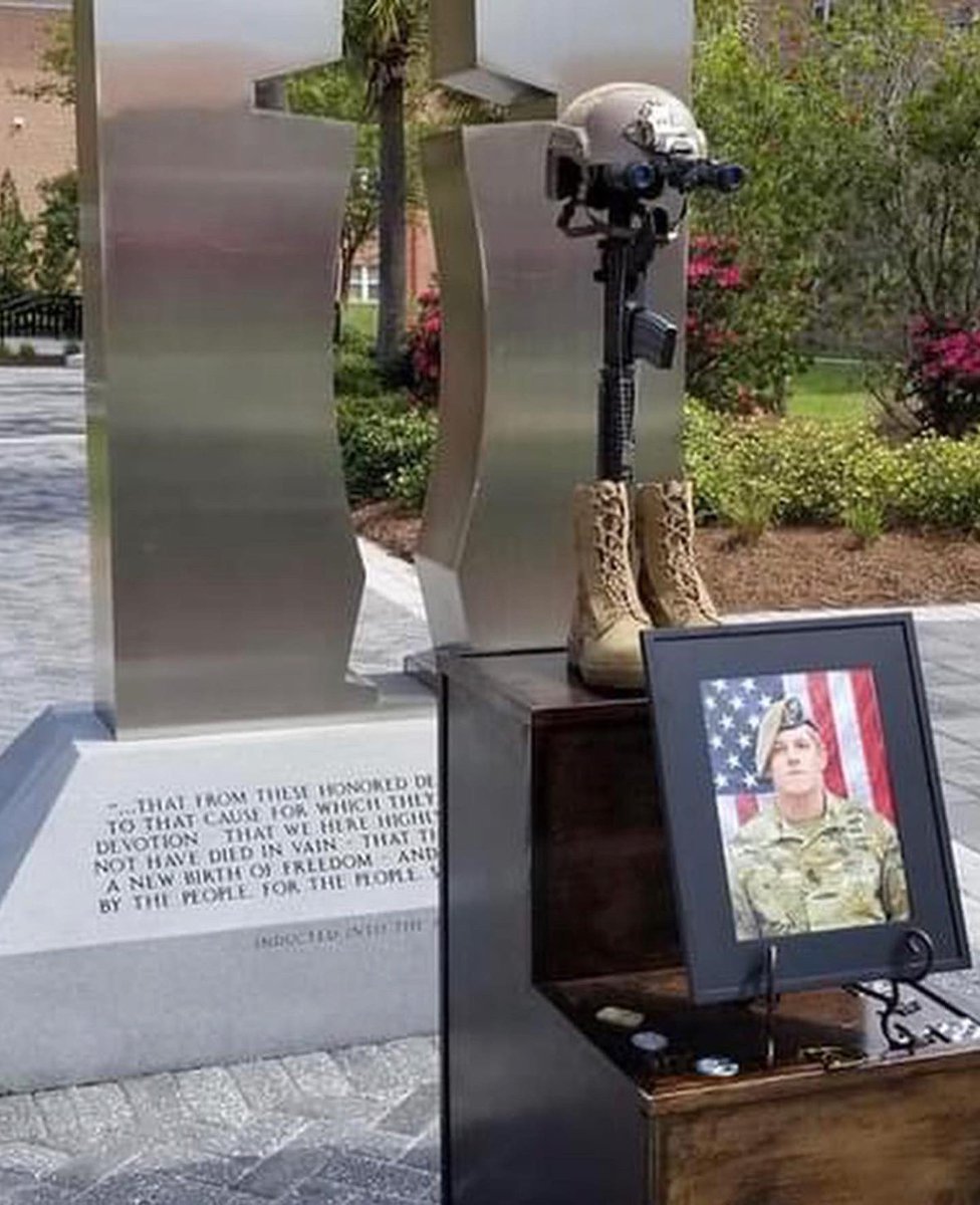 op_hawkeye's tweet photo. 7.12.2018 ~ SFC Christopher Celiz ๐บ๐ธ
#OpHawkeyeRemembers #ChrisCeliz #ChristopherCeliz #TheCitadel #75thRangerRegiment <1> #RLTW #SuaSponte #BronzeStar #PurpleHeart
๐ https://t.co/x1KWjXQEW4
๐ https://t.co/ALwiQL5KhD
๐ https://t.co/PGwqE42hf9
๐ https://t.co/ApGfv8XEUw https://t.co/IxFZy2sA2l