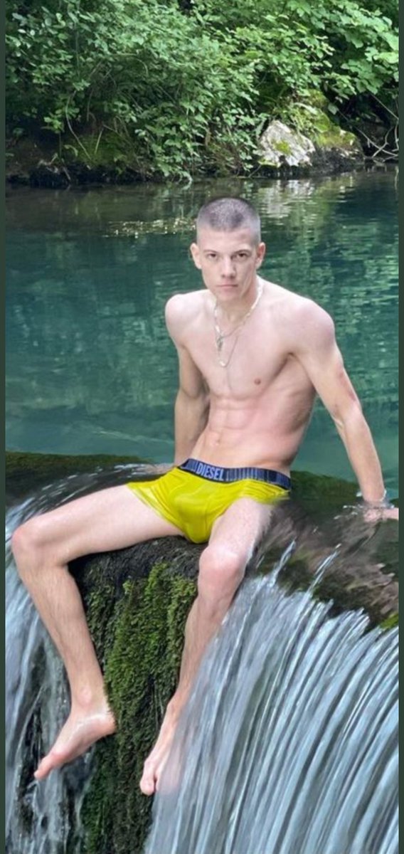 Tv_kurcinee's tweet photo. Janko
#Balkans #balkanskimomci #balkanthot #balkanci #balkan #nakedboy #naked #penis #kurcine #Serbian #Serbia #hrvatska #Croatia #onlyfans https://t.co/jSUze5xEEg