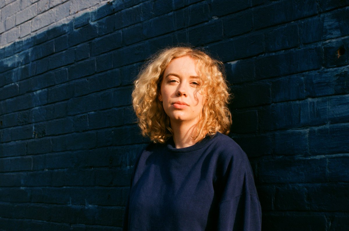 Lizzie Reid (<a href="/lizziereidmusic/">Lizzie Reid</a> ) is living for now on new track "Warpaint"

realtastymusic.wordpress.com/2022/07/12/liz…