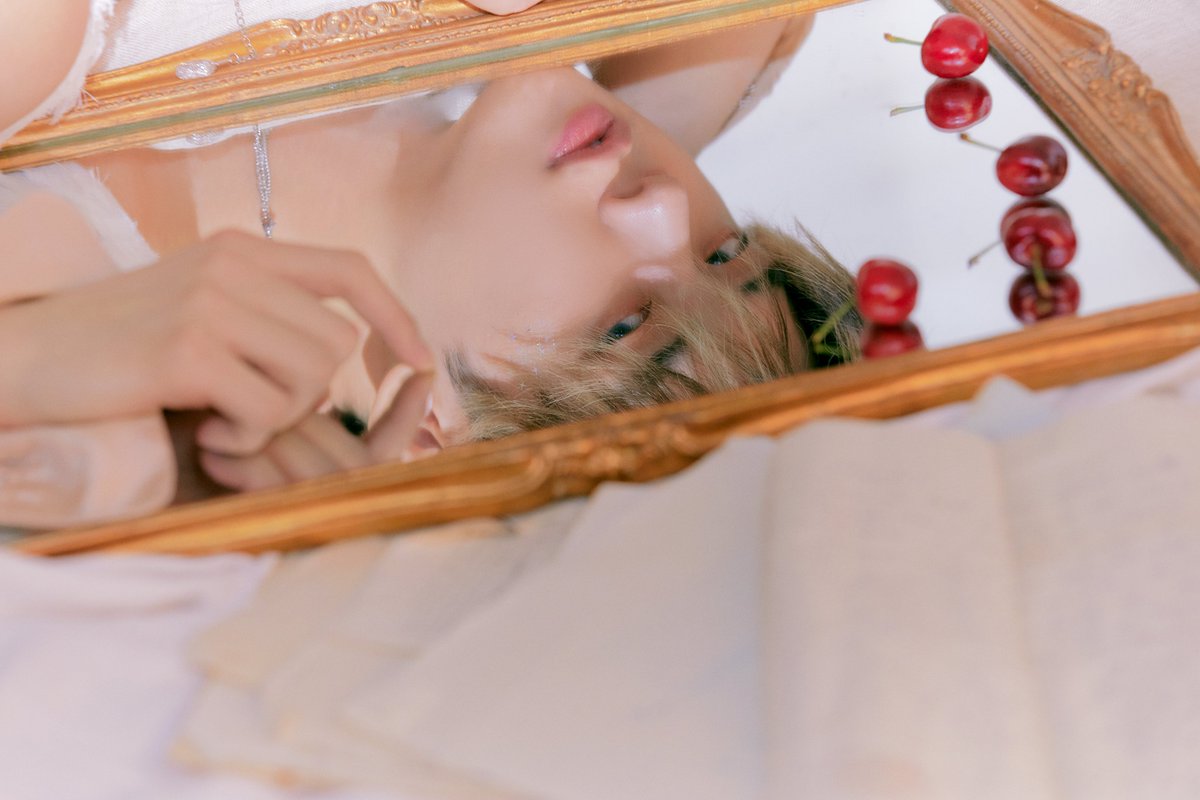 choiyeonjon's tweet photo. Reflecting Narcissist from his dashing musk-scented of its charisma devotion, he successfully awaken this captivating concept photo in allure gaze. https://t.co/olbCoxZnRG