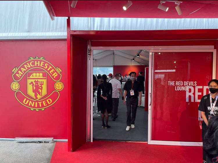 EverythingDevil's tweet photo. We’ve arrived!  #mufc

 Rajamangala National Stadium📍

📥 @United_Era https://t.co/gIiOqTdYlJ
