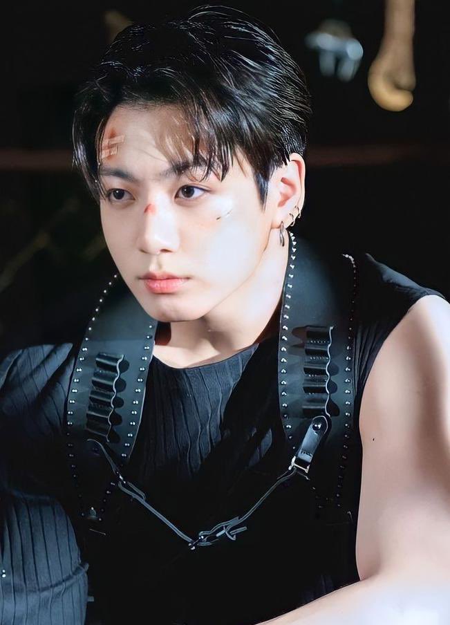 ABCD1122567's tweet photo. تحليل بشكل مختصر عن  Jungkook عضو فرقة btc🇰🇷 . https://t.co/fuzW6yybMq