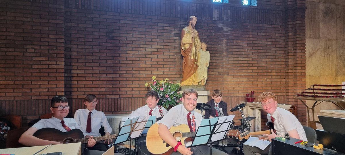 STM_Mus's tweet image. Rehearsal at St Columba&apos;s. Working with our Primary schools in supporting their Year 6 Leavers&apos; Mass. 
Bring on the band!
