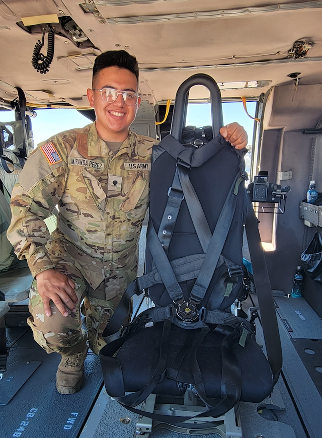 SCHROTH_Aero's tweet photo. We were so proud to see our High Mobility Restraint featured at @ILA_Berlin on the @Sikorsky UH/HH-60 Black Hawk in the Gunner seat, and honored to meet US Serviceman Miranda Perez. Learn more about our High Mobility Restraint: (https://t.co/JqFGjIm70f). https://t.co/PB95QWt6Jf