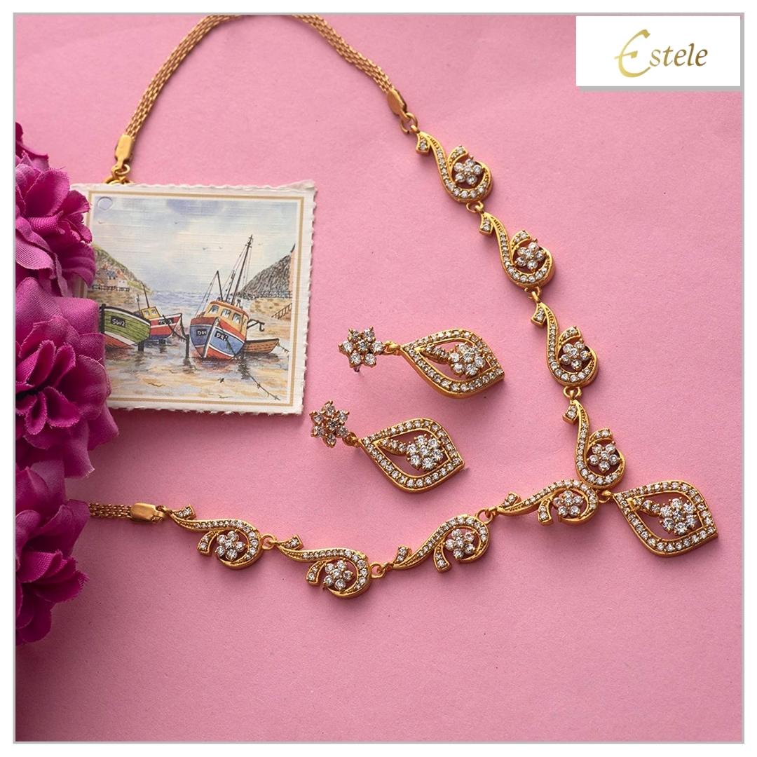 AmazonFashionIn's tweet photo. Add some glamour to your outfits with stylish & stunning jewellery from #estele.co. Shop now and get them at up to 70% off: https://t.co/F1iQOLznig
.
.
#Estele #Jewellery #Styles #FashionJewellery #Silver #Shopping #Discounts #Offers #Deals #AmazonFashion #HarPalFashionable https://t.co/W67mcnuwti
