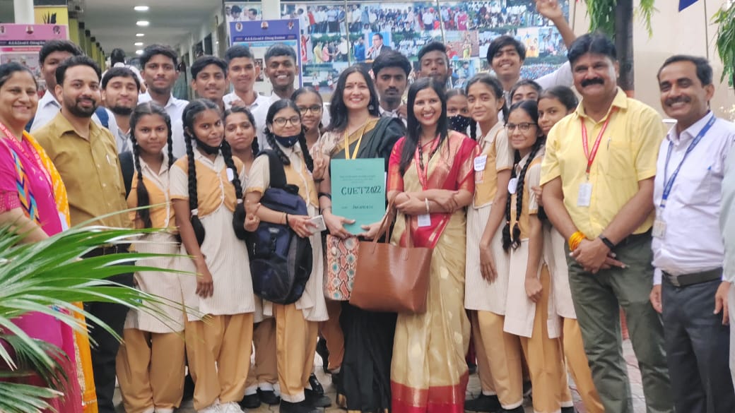 drpriyalaxmi's tweet photo. A great endeavour in the interest of students!

Great team work of district south east led by Abrar sir, Ravinder Mam, Seema mam and team under the visionary guidance of  @Sanjay_DoE  DDE south east.

Happy to see students brimming with confidence!

Gratitude @Dir_Education https://t.co/0g1gupHrEW