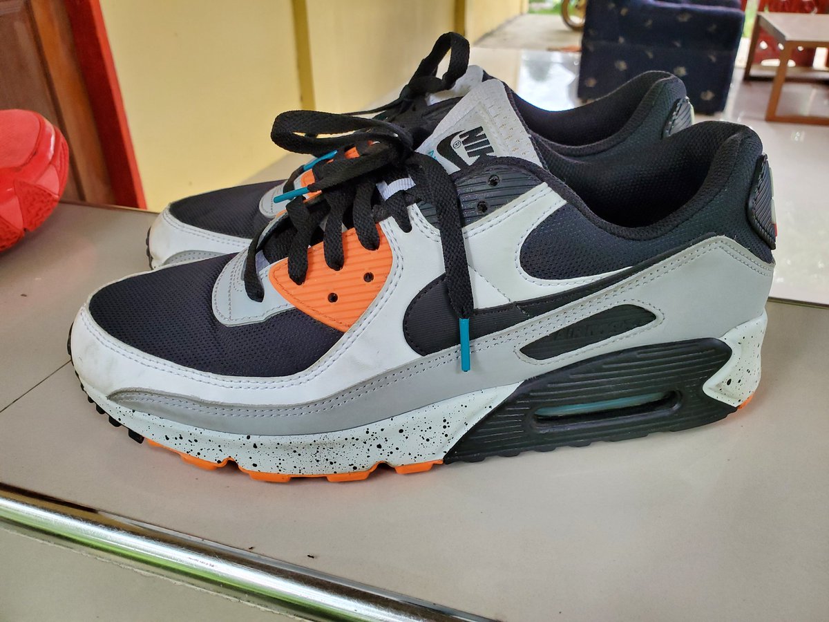 hotgearmaster's tweet photo. Nike Airmax 90 size 12
For Sale or Swap to your Boots, high cut basketball  shoes or Evo helmet! PM me for faster transaction!
#respectpost
Salamat! https://t.co/S2kEmTGdOD