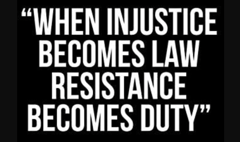 GideonvMeijeren's tweet image. De staat gedraagt zich als een tiran die zich tegen de eigen bevolking heeft gekeerd.
We worden onrechtmatig van onze meest fundamentele vrijheden en grondrechten beroofd.
Het Nederlandse volk heeft niet alleen het recht, maar zelfs de morele plicht zich daartegen te verzetten.
