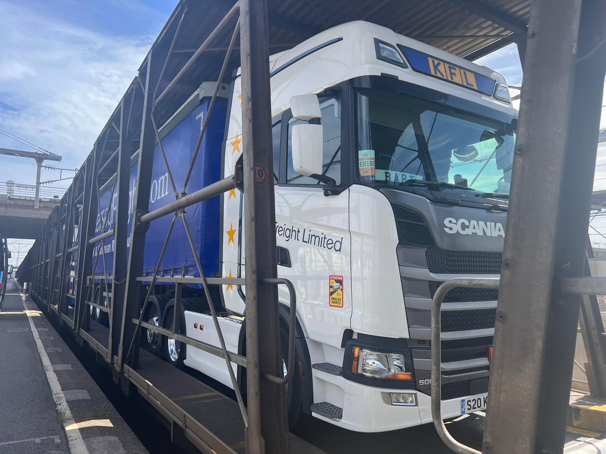 Bonjour 🇫🇷 from KFL! 

#uk #france #ukhaulage #europeanhaulage #haulier #supplychain #supplychainsolutions #roadfreight #roadtransport #logistics #transportationservices #truckdriver #allaboard #trucktuesday #folkestone #eurotunnel #freight