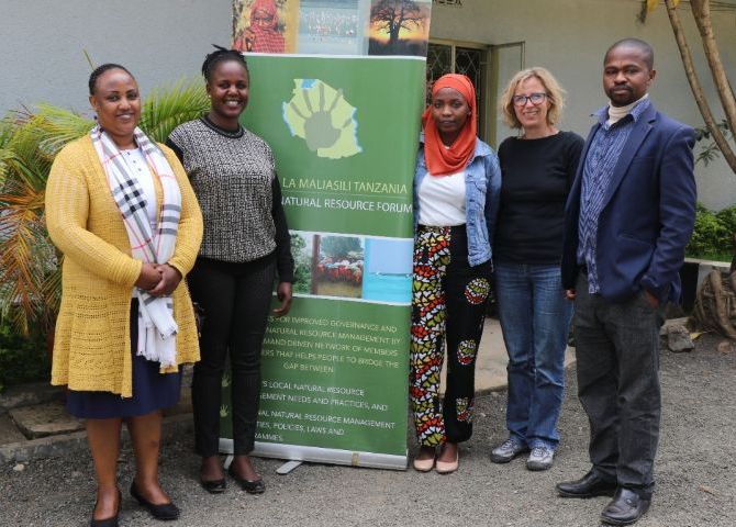 tnrforum's tweet photo. Donors #Welthaus and #DKA from Austria visit the #TNRF office to monitor the progress of the Land Governance, Gender, and Accountability project followed by a field visit to the project's site with the goal of connecting with project beneficiaries
@WelthausGraz @SigrunZwanzger https://t.co/BHoevacbiK