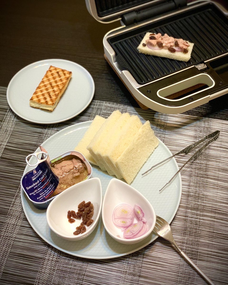 FoodyRuby's tweet image. Cod Liver Shallot Raisins Pressed Sandwiches 
Healthy Easy Tasty Meal

#CodLiverShallotRaisinsPressedSandwiches #CodLiverSandwiches #CodLiver #HealthyEasyMeals #Vitatonio #v仔日常
#EasyPeasyForTheBusy #ChopsticksAndForks # #DigitalCreator #LiKitchenInTheMountain