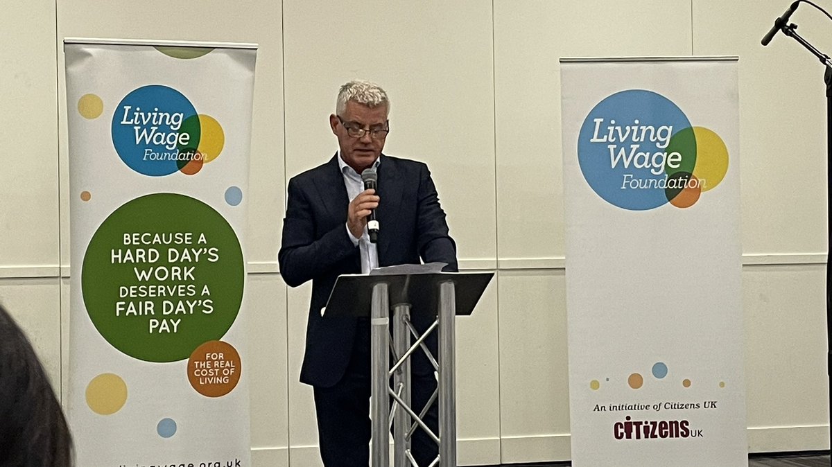 gonzagaflopes's tweet photo. Great to see David Miles announcing Excel has become an accredited Living Wage Place and wonderful to see @rokhsanafiaz supporting the principles of making London Royal Docks and wider Newham a living wage area. #newhamcitizens #livingwagefoundation https://t.co/2cE84DHsJx