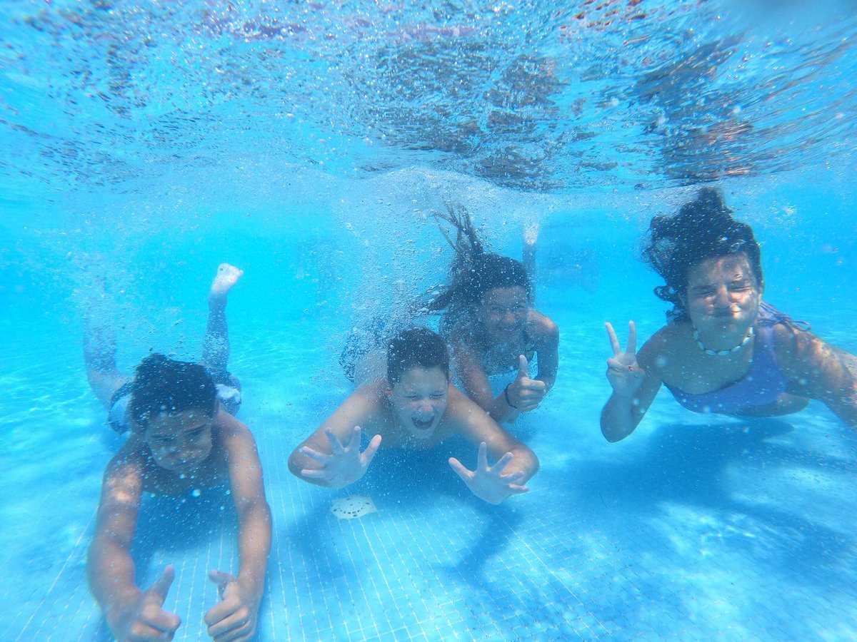 mcm_onda's tweet photo. •Dia 1• Érase una vez…

Ayer empezó nuestra aventura en Almedijar, empezando en el parque de agua, donde nos lo pasamos genial tirándonos por los toboganes.🛝💦
#EraseUnaVez
#BuenaNoticiaMCM
#FamiliaConsolación https://t.co/0VxKoRfsC5