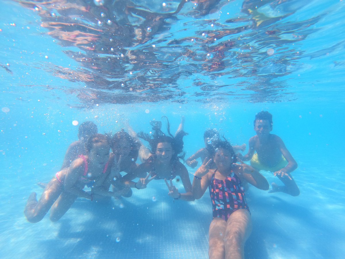 mcm_onda's tweet photo. •Dia 1• Érase una vez…

Ayer empezó nuestra aventura en Almedijar, empezando en el parque de agua, donde nos lo pasamos genial tirándonos por los toboganes.🛝💦
#EraseUnaVez
#BuenaNoticiaMCM
#FamiliaConsolación https://t.co/0VxKoRfsC5