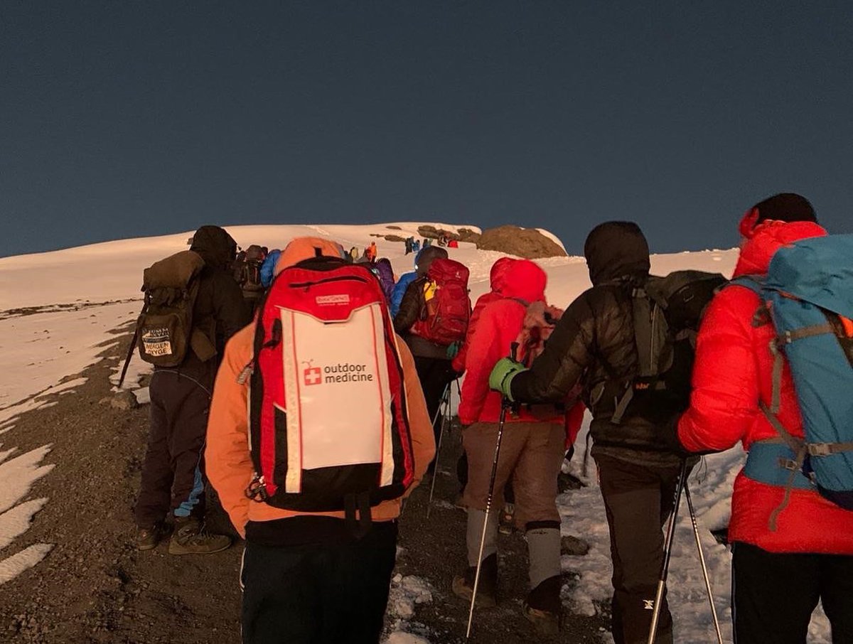 outdoormed's tweet photo. Throwback to our Kilimanjaro Expedition in 2020 focused on Expedition Medicine ⛰ ! If you’re interested in this course, let us know in the comments or send an email! #expeditionmedicine #expeditionmed https://t.co/KShpCZv0Kj