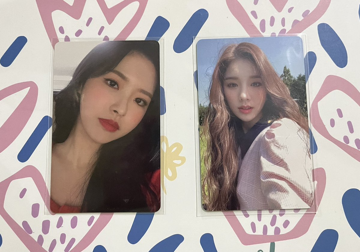 ✧ wts lfb loona ph ✧

heejin and olivia hye sp2020

 ೃ⁀➷ 200 each (380 if getting both)
ೃ⁀➷ onhand and in mint condi 
 ೃ⁀➷mod: direct j&amp;t
ೃ⁀➷up to 3 days reservation
ೃ⁀➷ reply or dm to claim

🏷 wts lfb loona summer package loona island heejin hyeju pc