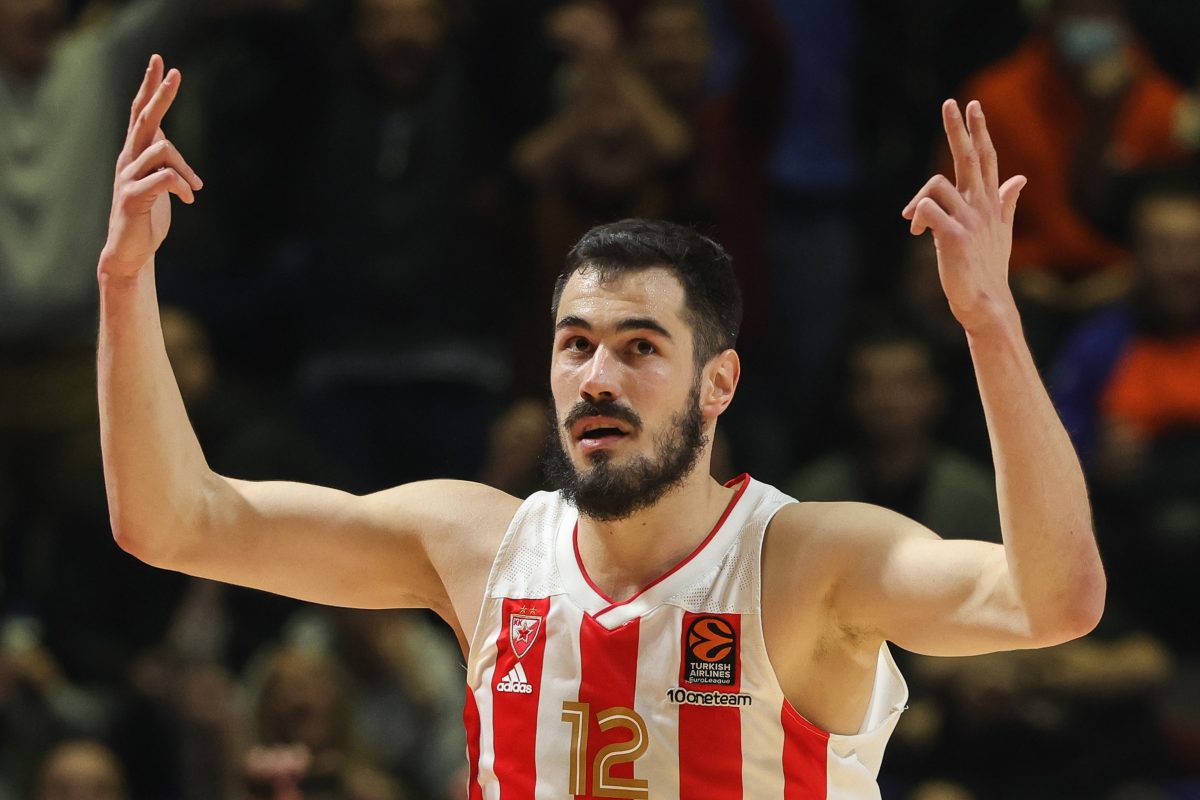 A falta de confirmación oficial por parte del club, adelanta <a href="/LjubomirovicM/">Marko Ljubomirović</a> que Nikola Kalinic será jugador del Barça.

El alero serbio firmará un contrato de 2.6 millones de Euros por dos temporadas con la entidad azulgrana.

Foto: Srdjan Stevanovic/<a href="/Starsportphoto/">Starsport</a>