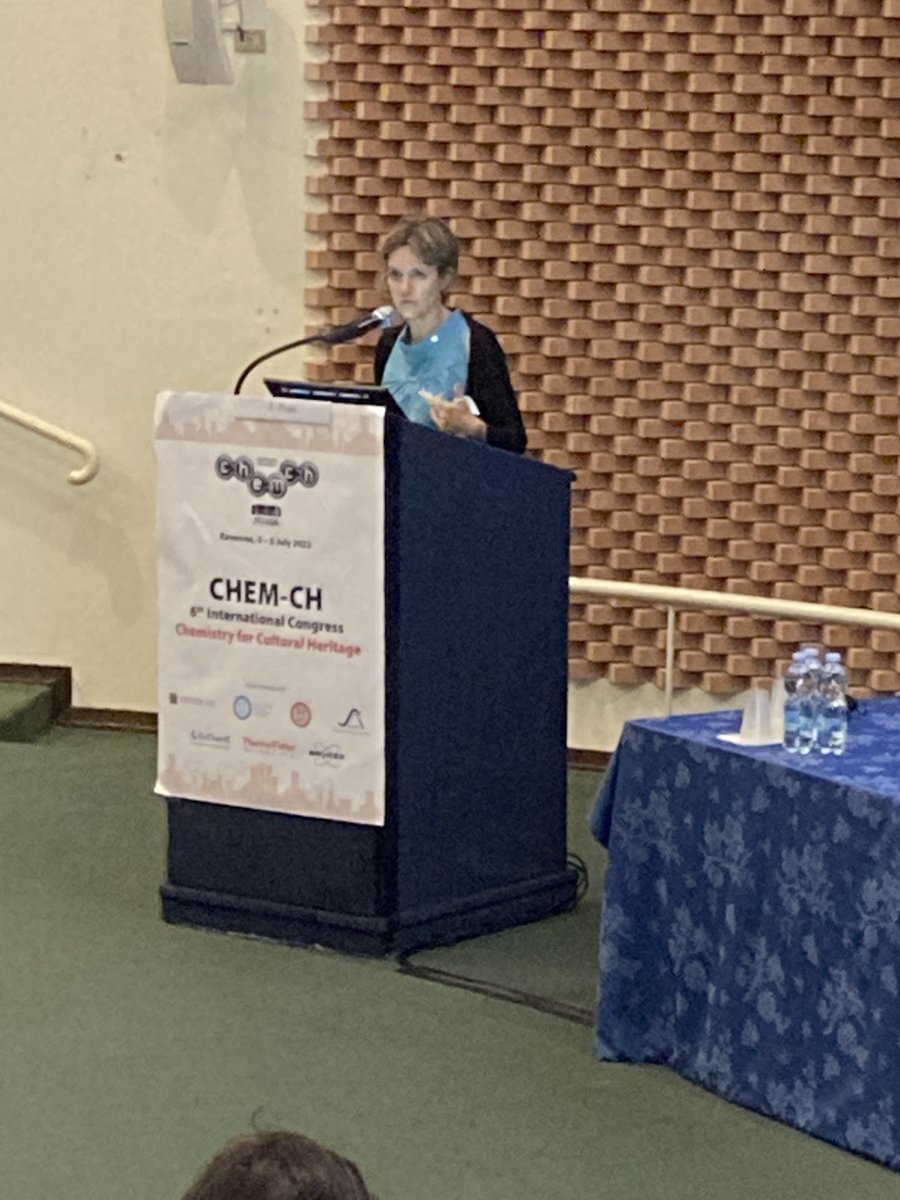 SuPerStArproje2's tweet photo. Professor @SilviaPrati2 presented some promising preliminary results about green cleaning systems for paint surfaces, developed in the framework of SUPERSTAR project at the CHEM-CH. 
https://t.co/qkTGa0GCID 
#StreetArt #Chemistry #preservation @Ciamician_unibo https://t.co/7c2FadyPT1