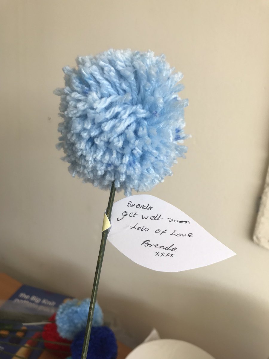 Our friend Barbara had to spend some time in hospital so our #coseleycrafters used their session to make her a vase of Pom flowers.  What’s more Barbara then gave her fellow patients a flower each to keep as they loved them so much 💖 #RAOK <a href="/JustStraightTal/">Just Straight Talk</a> <a href="/East_Coseley/">East Coseley</a>