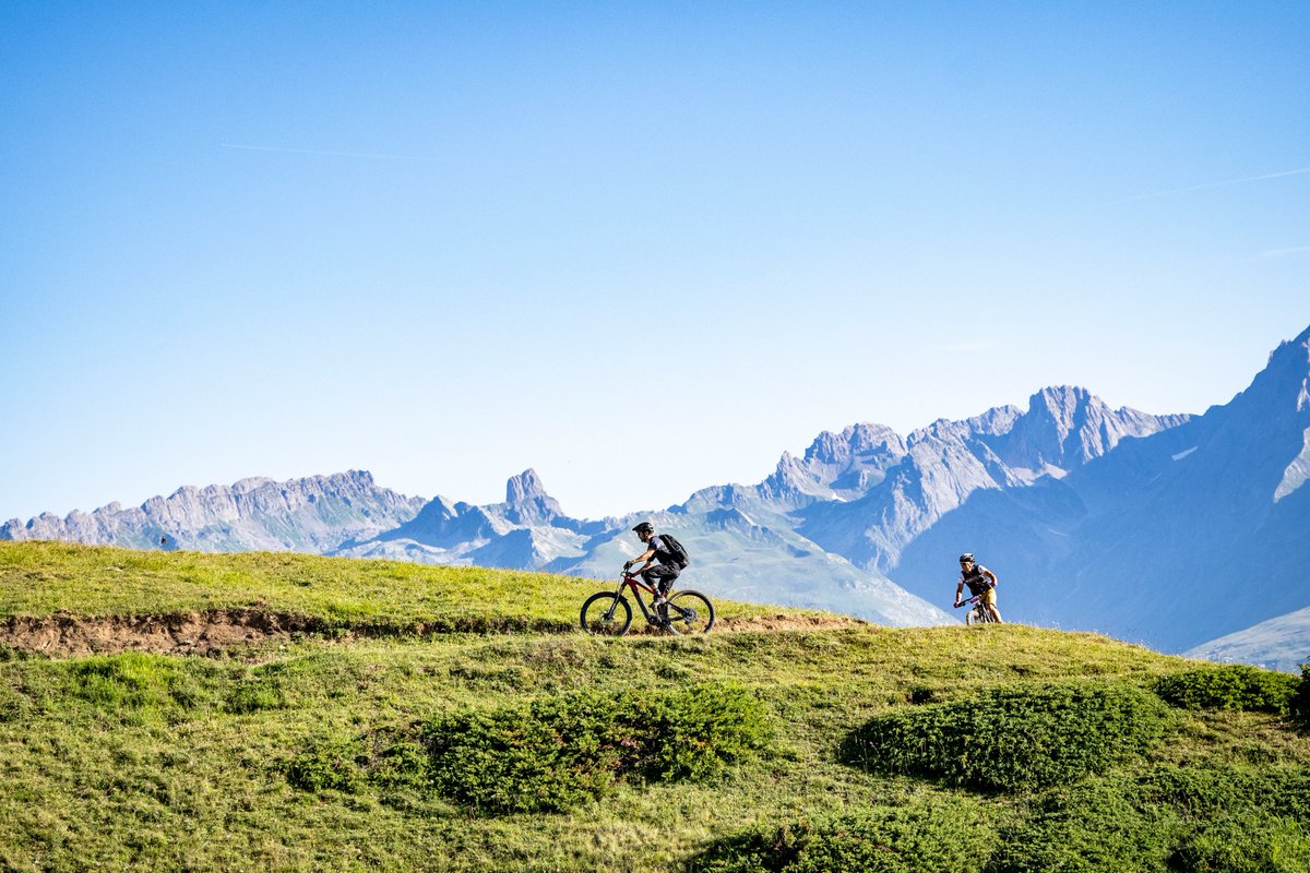 Des crêtes vertigineuses, des descentes engagées, la traversée du Versant du Soleil, la montée de la mythique piste de Bob et bien plus encore, nous avons encore vécu un grand #Super8 !🤩
Bravo à tous les participants &amp; rdv en 2023 pour la 3ème édition du #Super8 🤘

#LaPlagne