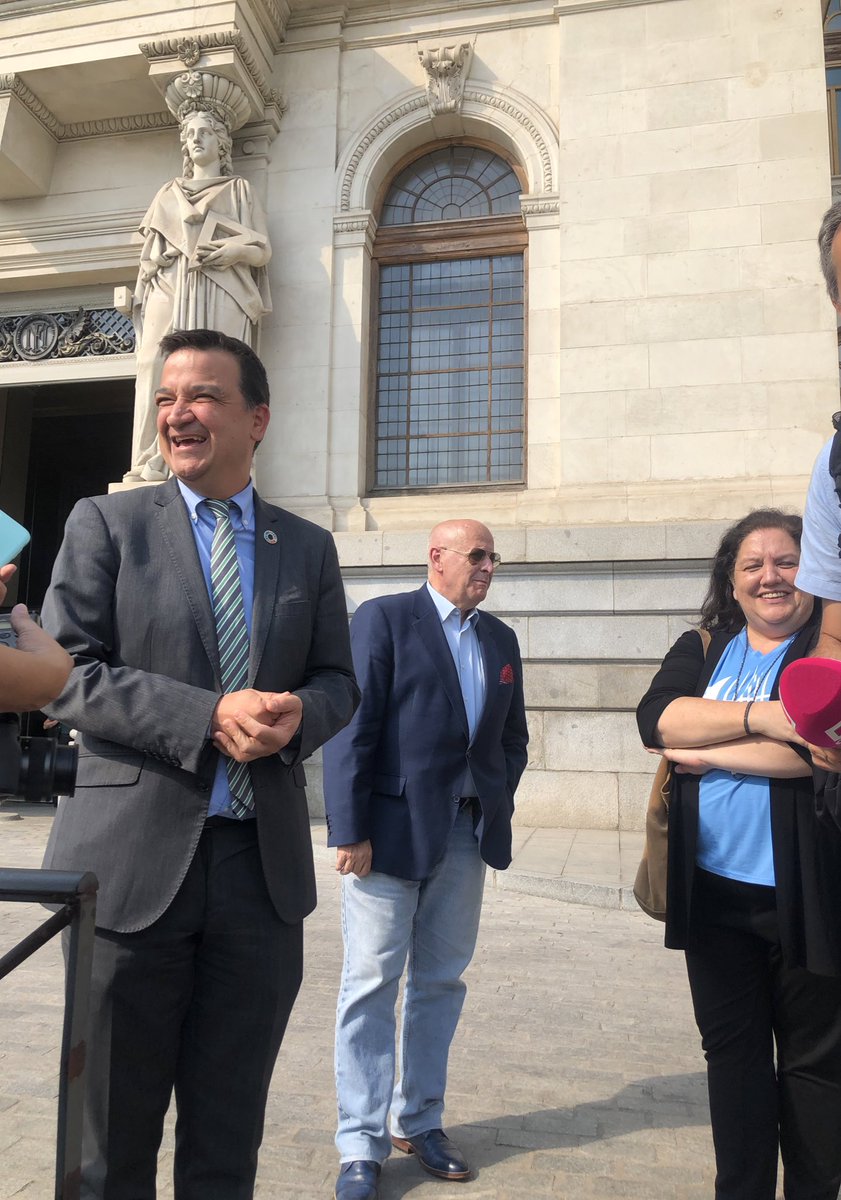 fmartinezarroyo's tweet photo. 🍷 ¡Esta es la semana de Castilla-La Mancha en Madrid!

En la distribución de 107,4 M€ para Programas de Apoyo Sector del #Vino de España #PASVE 🍇 4️⃣4️⃣ M€ son para reestructuración de viñedo e inversiones en bodegas de #CLM.

🌾 Además @AgriculturaClm ofreció nuestros #Silos. https://t.co/e8tT8NuAgn