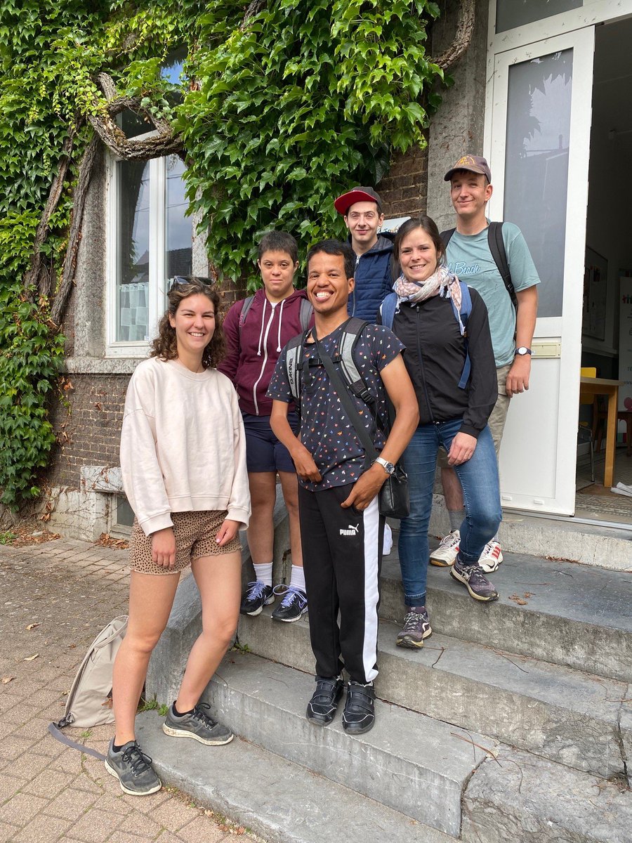t21services's tweet photo. S U P E R activité d’été organisée par nos services La Voile, SAI, Elan Citoyen, SLS et Logements encadrés. 
Parcours santé, petits défis, balade, nature, bois, vaches, glaces et petits jeux extérieurs au programme ! Presque 8 km et 12 000 pas réalisés par nos champions ! https://t.co/Bpwk0mqfac