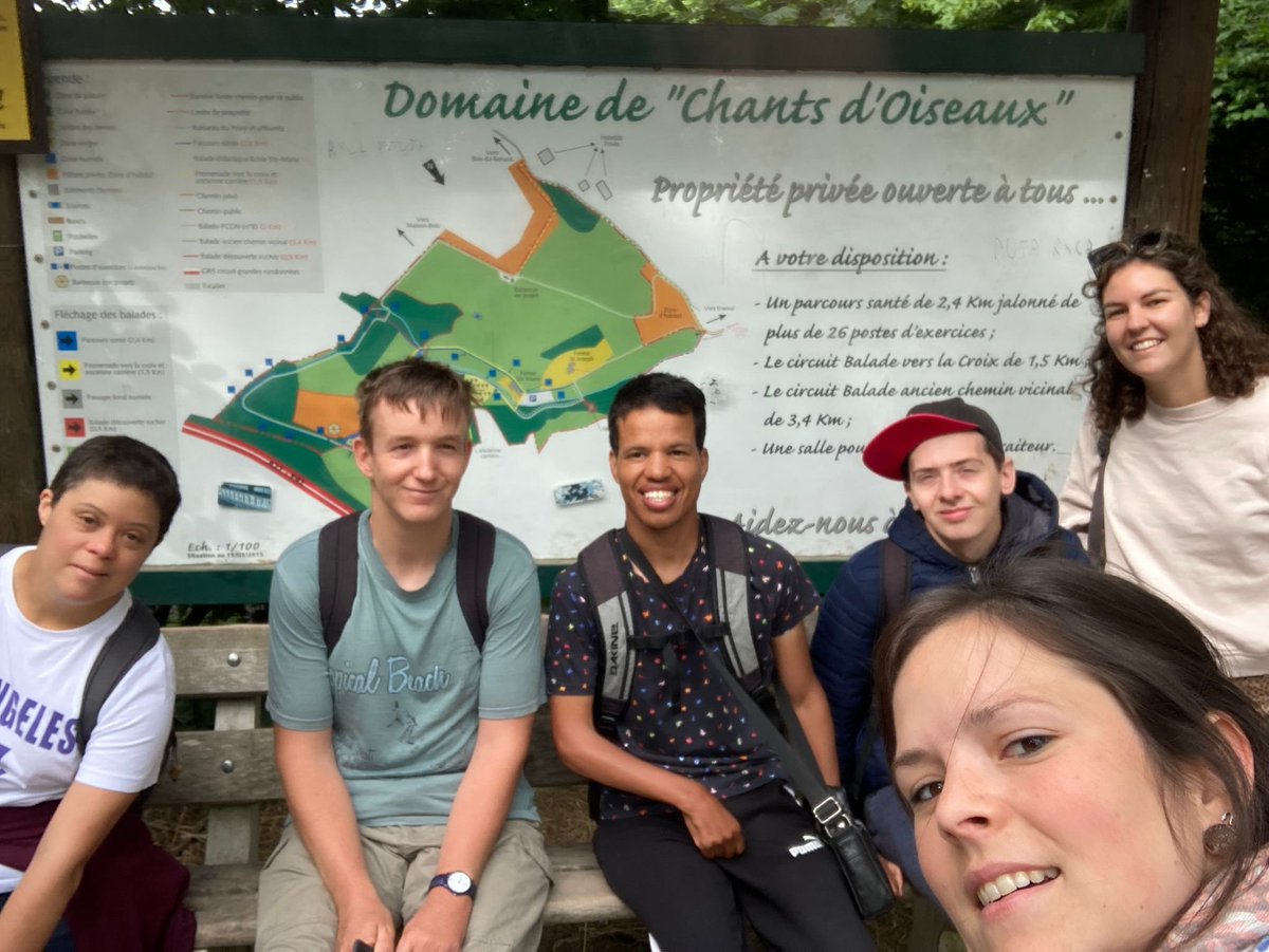 t21services's tweet photo. S U P E R activité d’été organisée par nos services La Voile, SAI, Elan Citoyen, SLS et Logements encadrés. 
Parcours santé, petits défis, balade, nature, bois, vaches, glaces et petits jeux extérieurs au programme ! Presque 8 km et 12 000 pas réalisés par nos champions ! https://t.co/Bpwk0mqfac