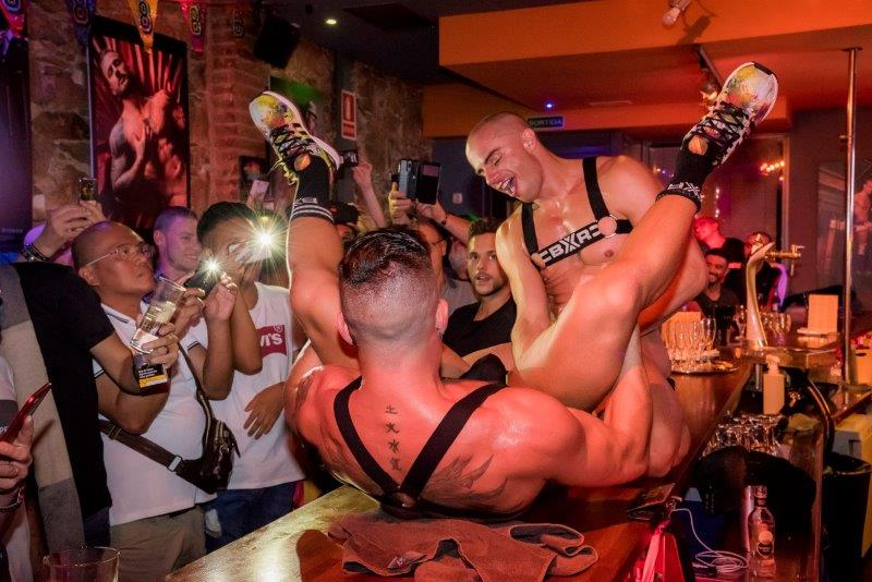 Night Barcelona tweet media