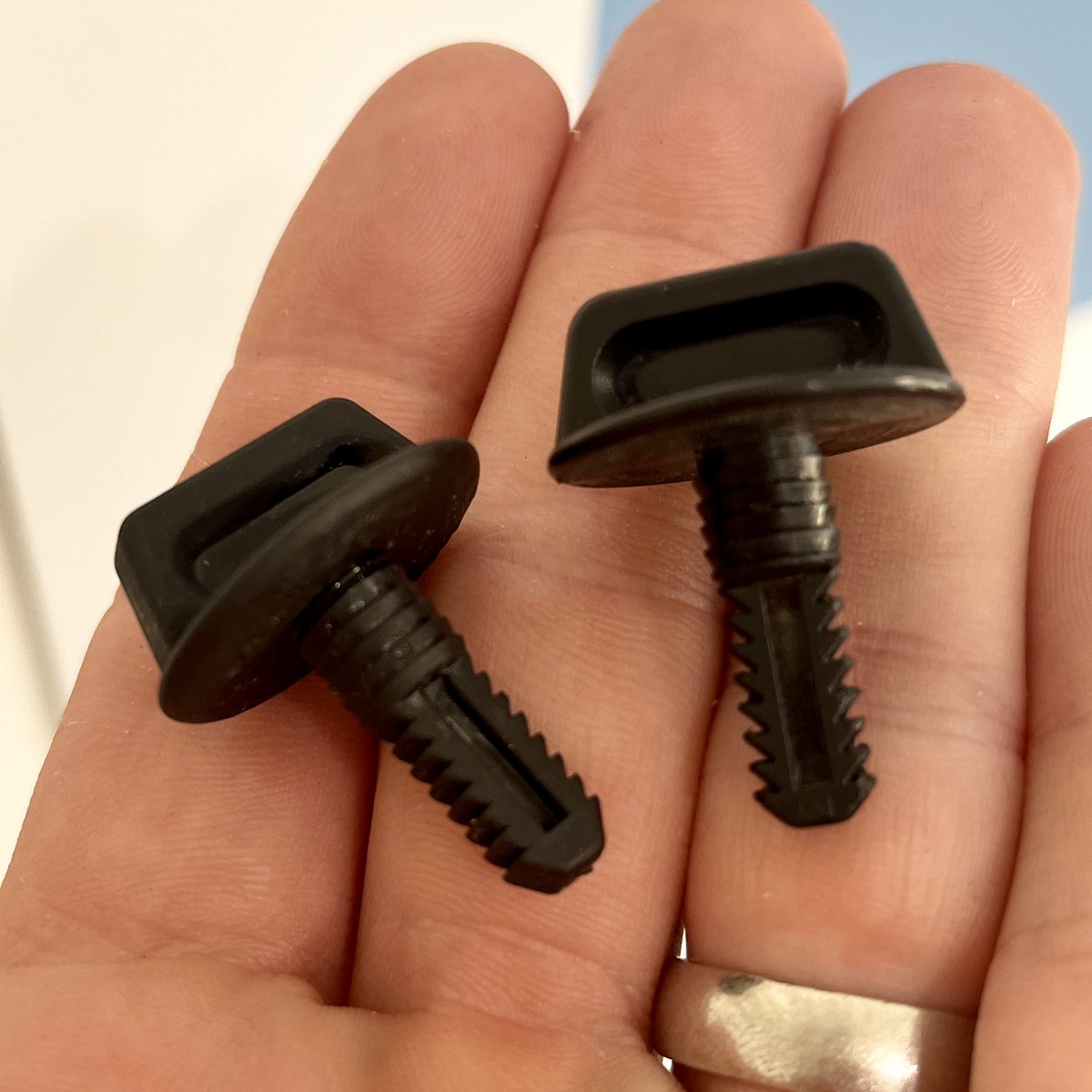 TripleAxis3D's tweet photo. One of these is the original push clip and one is the 3D printed copy, can you spot which one is which? #3dprintingservice #sla #reverseengineering https://t.co/3fM0YB1kQU