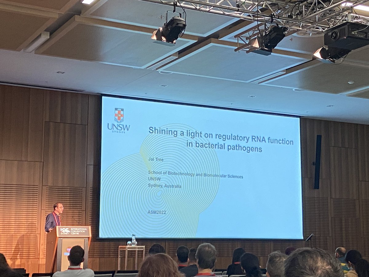 BurnsBrendan2's tweet image. Fantastic talk by @AUSSOCMIC Frank Fenner Award winner @jaitreeau. A scholar and a gentleman 👏👏👏 #2022ASM