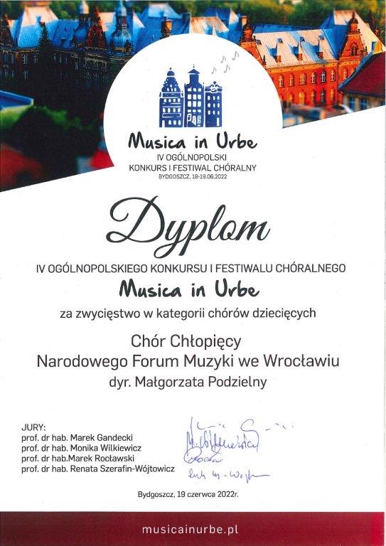 AMKLwroc's tweet photo. Dr Małgorzata Podzielny wraz z Chórem Chłopięcym Narodowego Forum Muzyki została wyróżniona licznymi nagrodami, w tym za zwycięstwo w kategorii chórów dziecięcych podczas IV Ogólnopolskiego Konkursu i Festiwalu Chóralnego Musica In Urbe 2022.

Gratulujemy!
https://t.co/OV22ISYpGb https://t.co/cJHd7uaJrE