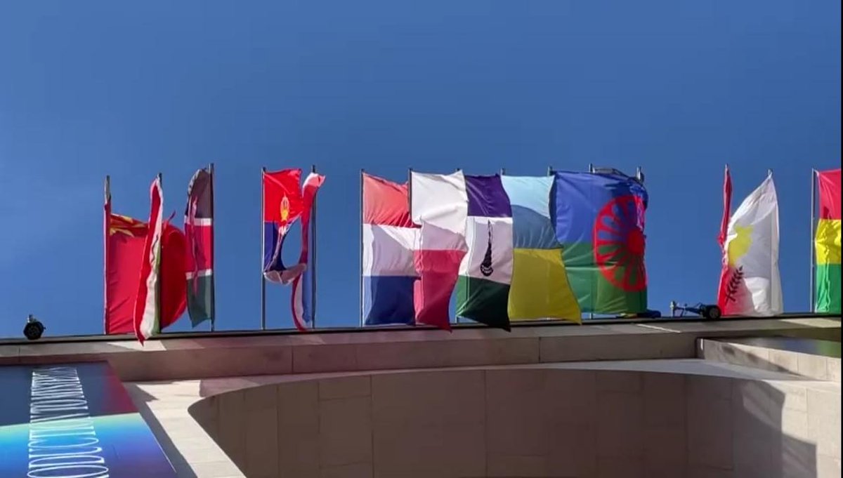 This is the blue sky of Milan yesterday, with the flag of #Lesotho flying on top of the roof of <a href="/triennalemilano/">Triennale Milano</a> - the exhibition will stay open for several months providing good visibility for the country -PA #Lstwitter <a href="/visitlesotho/">Lesotho Tourism</a>