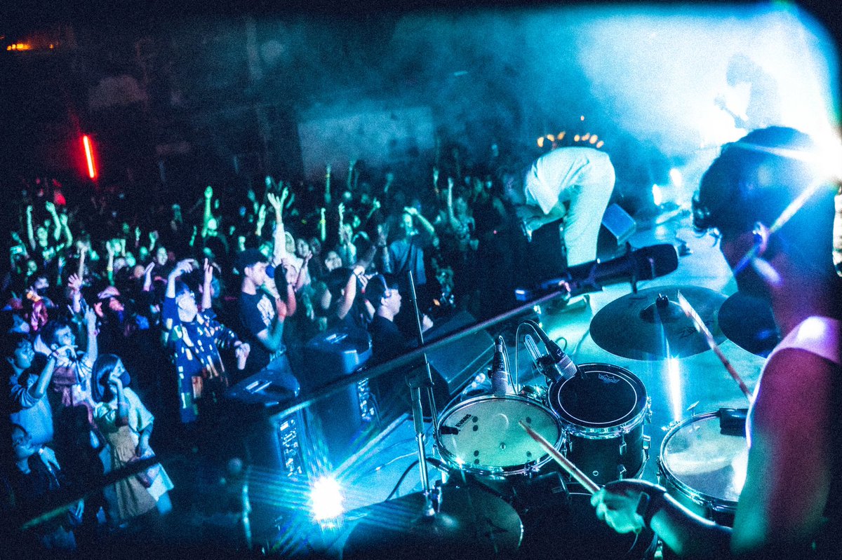 Holy crap, we played one of our most memorable shows last Saturday and it was insane to play to a theatre of 800+