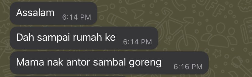 pelisahh's tweet photo. menantu malas masak 🤝 mak mentua rajin bagi makanan https://t.co/fYGiffaUbA