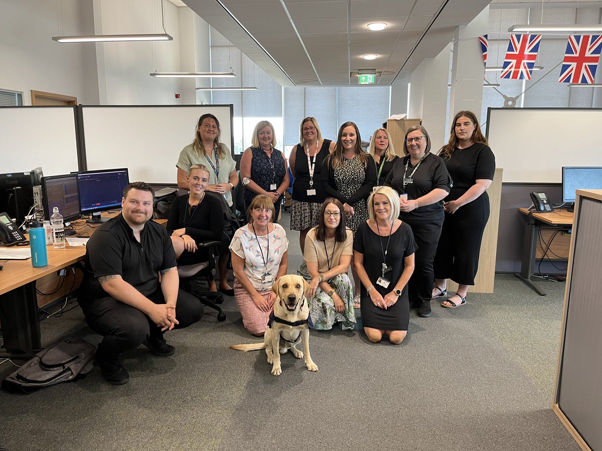 Yesterday I visited colleagues in our Force Crime Bureau who were glad to take a short break from their busy day to engage in some wellbeing time! <a href="/OscarKiloUK/">Oscar Kilo</a> <a href="/OscarKiloNine/">OscarKilo9</a> <a href="/syptweet/">South Yorkshire Police</a> #wellbeing #wellbeingdogs