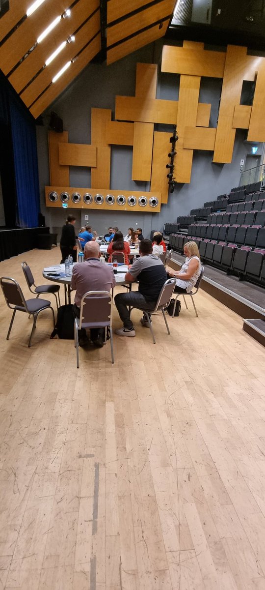 Working with the GM Resilience Unit and @YourTrustRdale to review emergency plans around the borough's reception centres #SaferCommunities @Middleton_Arena