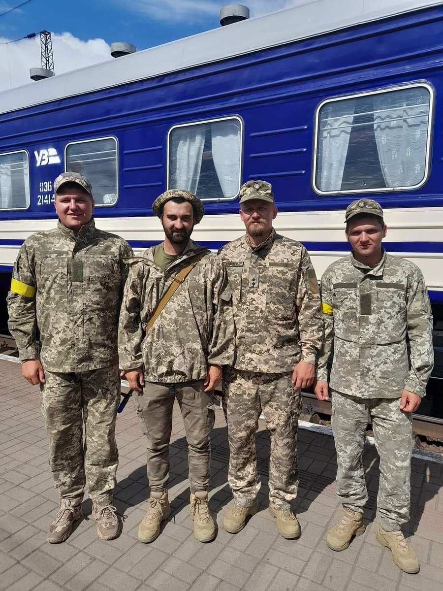 Eljanov's tweet image. GM Igor Kovalenko (belong to top 100 in the World) who took up arms earlier   now about to go to frontline.
