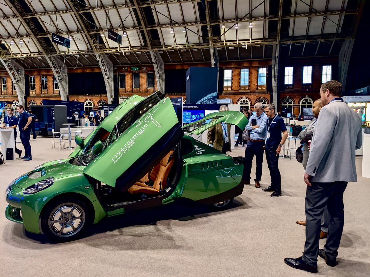 riversimple's tweet photo. Today we are in Manchester at the Siemens UK #transform2022 Conference. The conference is free to attend and is being held at the amazing Manchester Grand Central. 
#Riversimple #hydrogen #siemens #transformconference https://t.co/mCJ8EBqld2